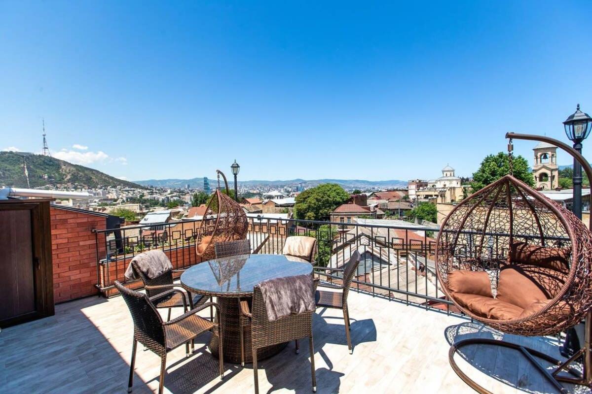 3Br Apt W Huge Terrace & Magnificent Views Tbilisi Exterior foto